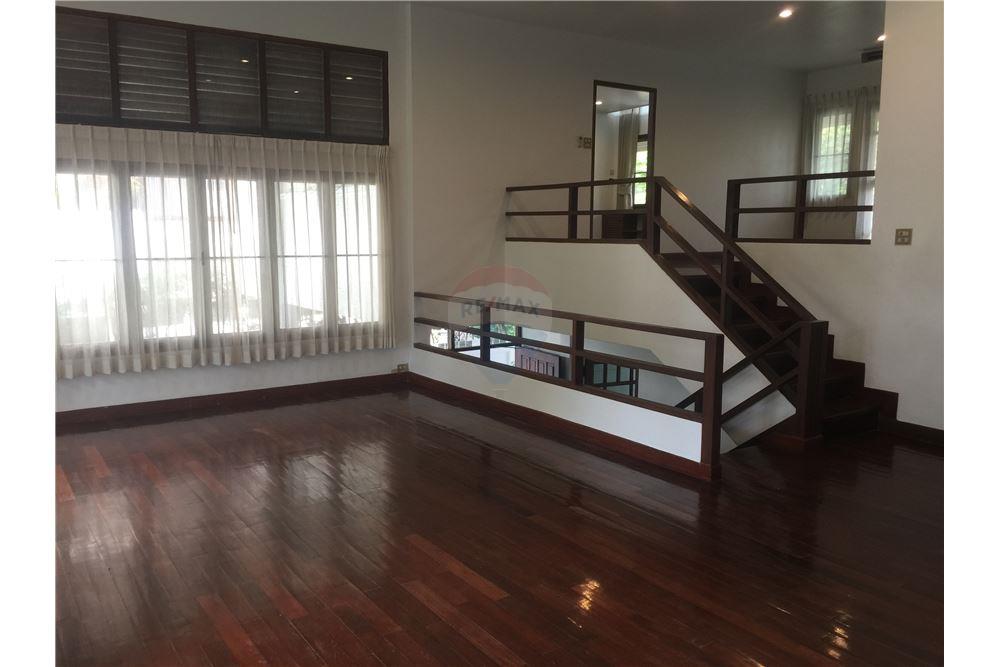 Phaya Thai Second hand single house condo for sale rent